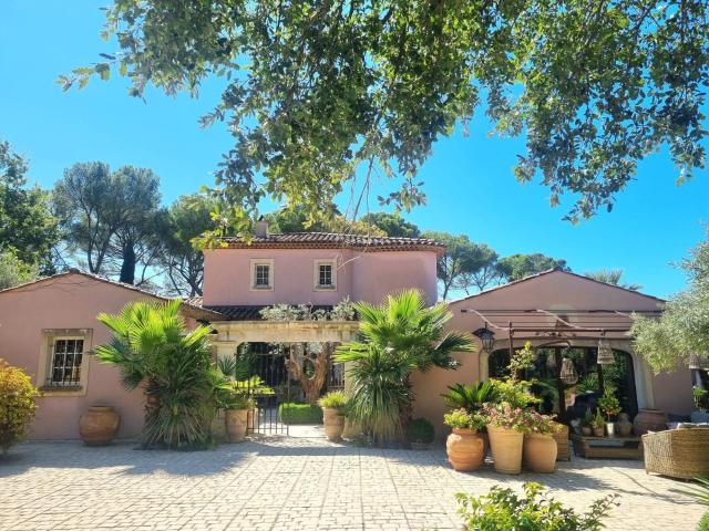 Rare Domaine De Charme D Exception Et Ses Jardins Remarquabl. 300m² Draguignan