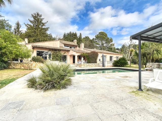 Rare domaine équestre privé avec maison de maître