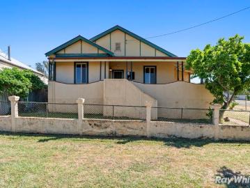 Junee, New South Wales, Marinna - Equipped kitchen