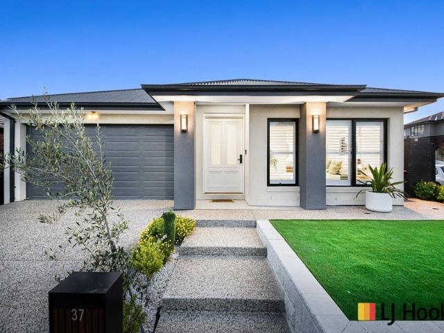 Rare Everly Estate Opportunity Stunning Home Opposite the Golf Course
