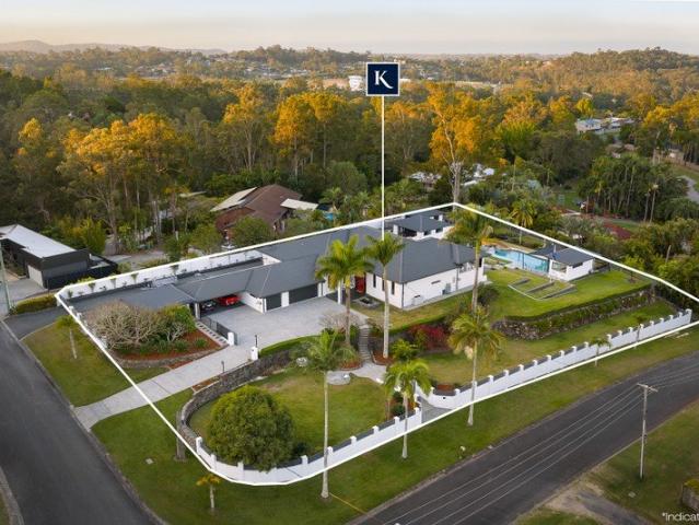 Rare Easy Care Lifestyle Estate: Acreage Freedom, Resort Leisure and Iconic Views
