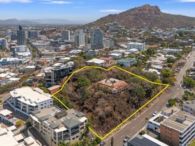 Rare Elevated Inner City Holding with Panoramic Views