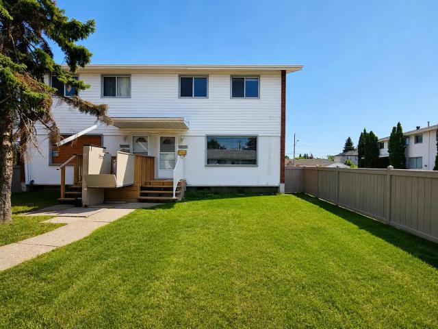 Rare End Unit Townhomes Developed Basement Fenced Yard Mayfield