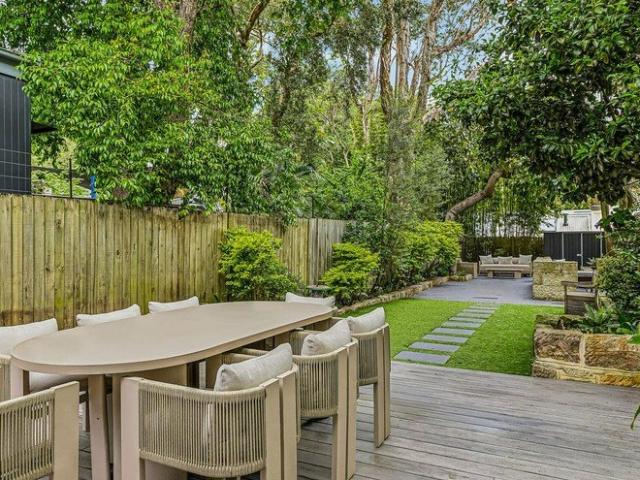 Rare End Row North Facing Queen Anne Terrace