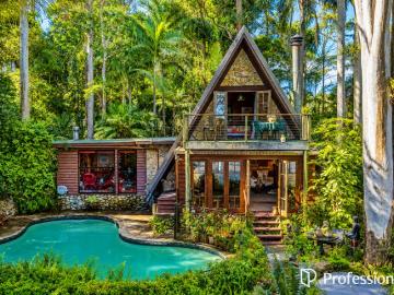 RARE ESCARPMENT OPPORTUNITY | HOME, BUSINESS & LIFESTYLE IN ONE