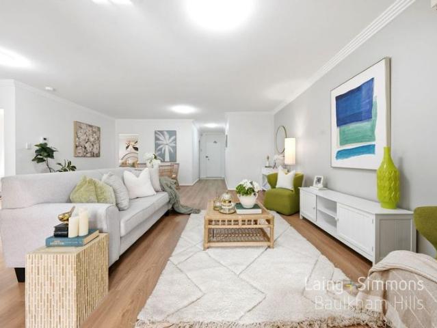 Rare, Full Brick 3 Bedroom Unit in Jasper Road Public School Catchment! Walking Distance to Shops, Schools and Express City Buses