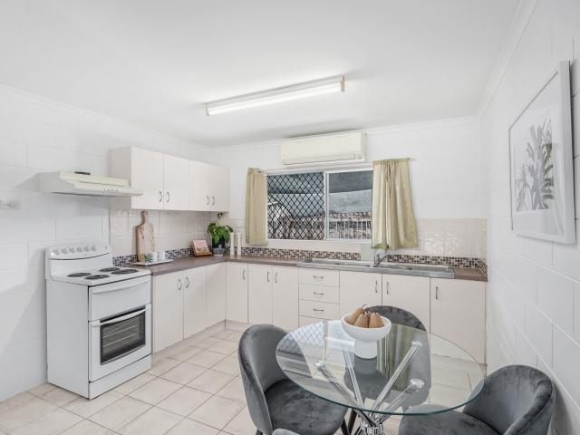 Rare find! 3 bedroom half duplex in edge hill