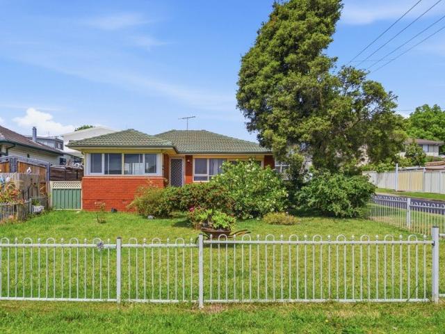 Rare Finger Lot Opportunity with Duplex Potential STCA
