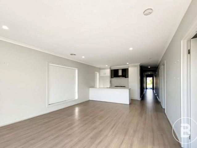 RARE FIVE BEDROOM HOME WITH ALL THE EXTRAS