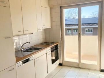 Rare for rent – Spacious 5.5 room apartment with panoramic view of Lake Geneva