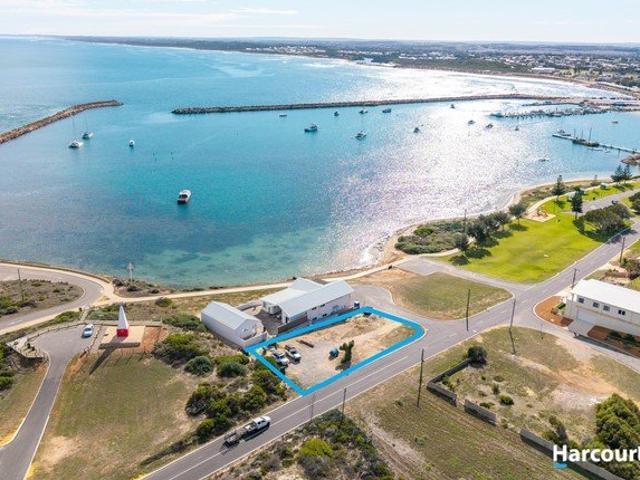 RARE FORESHORE RESERVE LAND ZONED R50