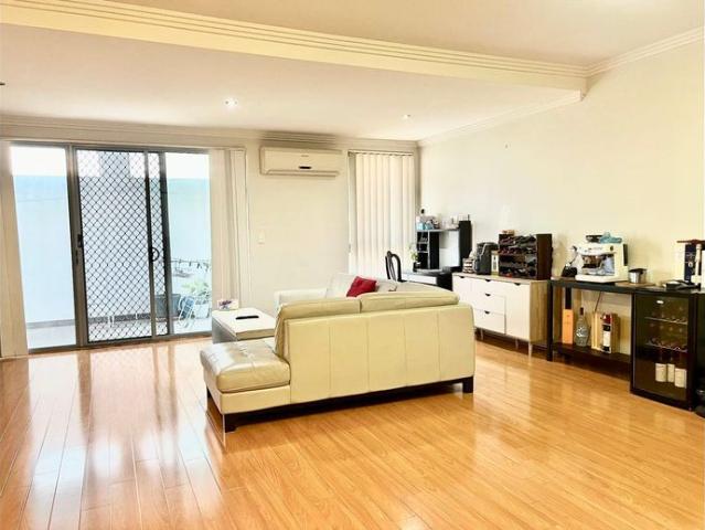 Rare Found Spacious 3 bedroom Apartment in Prime Location