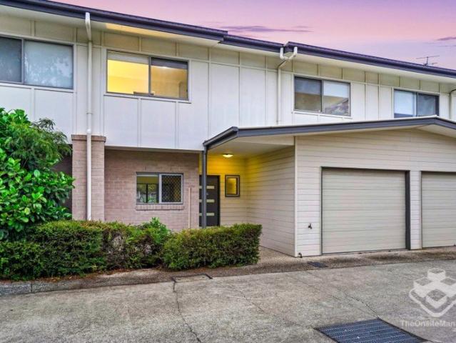Rare Four Bedroom Townhouse with Two Master Suites on the boarder of Coopers Plains & Salisbury