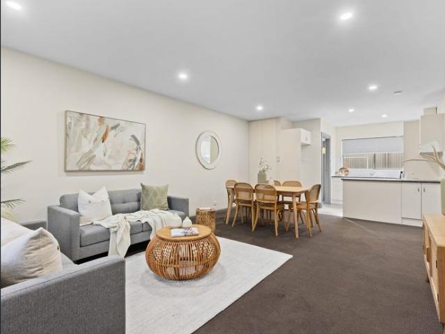 Rare FOUR bedroom home unit just minutes to the CBD