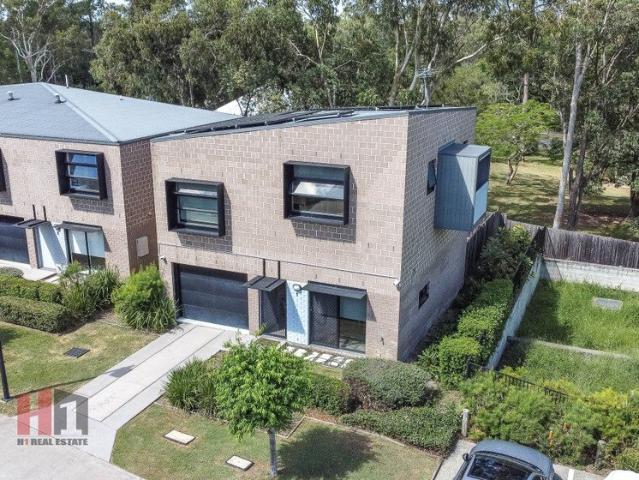 Rare Free Standing Townhouse
