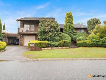 RARE GEM ON PRIME LOCATION  RENOVATED & GORGEOUS LANDSCAPING