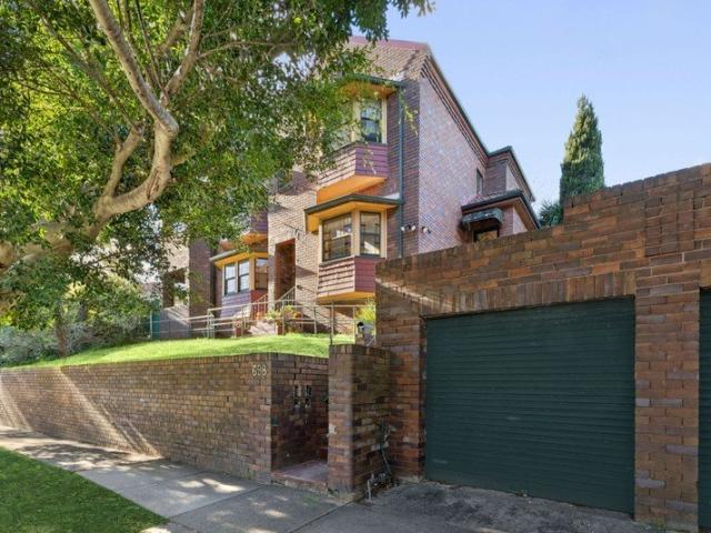 Rare Grand Art Deco Estate currently 2 duplex top and bottom on approx. 600sqm with Endless Future Potential