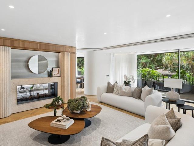 Rare Grand Scale Living in Prestigious Elizabeth Bay
