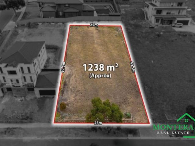 Rare Greenvale Gem Huge Block with Breathtaking Views!