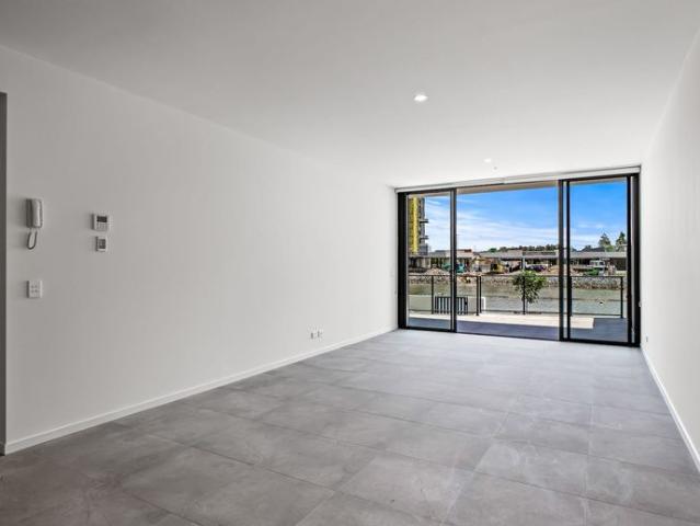 Rare Groundfloor Waterfront Unit at Athena Quays