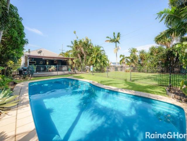 Rare Inner City Queenslander Act Now. !