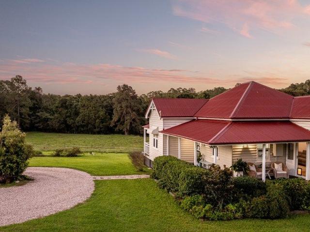 RARE KIN KIN ACREAGE WITH PERMANENT CREEK & EXCEPTIONAL INFRASTRUCTURE