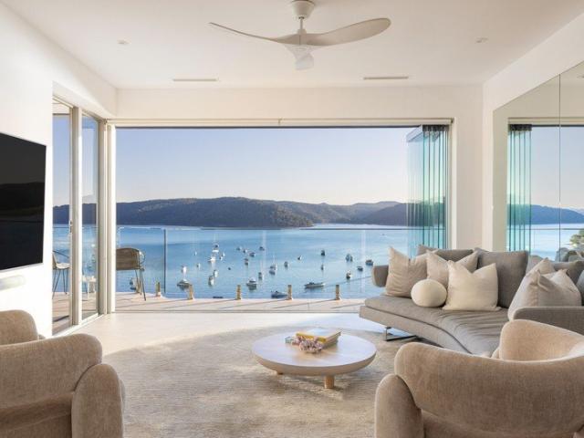 Rare luxe Palm Beach penthouse with world class immersive Pittwater panorama