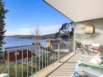 RARE LUXURY LAKESIDE OPPORTUNITY