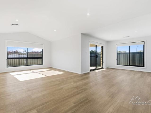 Rare Luxury Living in Prestigious Lake Albert