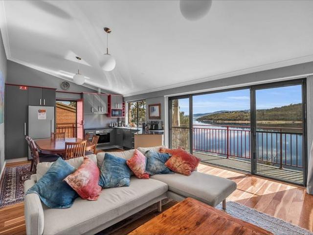 Rare Lakefront Living I Jindabyne: 12 Month lease available