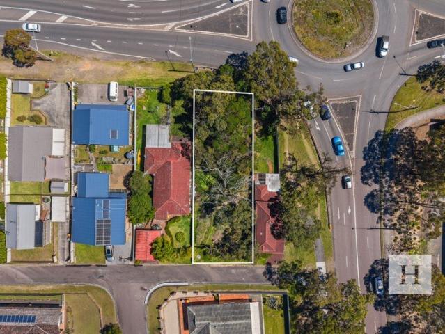 Rare Land, Conveniently Located