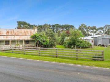 Rare Land Opportunity With renovators delight!