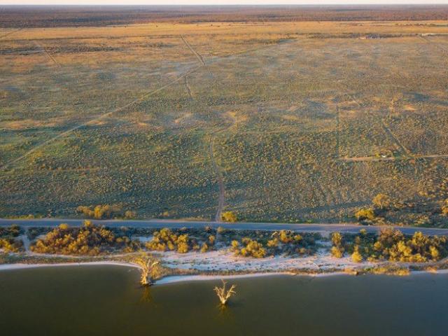 Rare Landholding on Lake Bonney