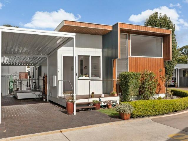 Rare Large 3 Bedroom Home Central Village Mayfield