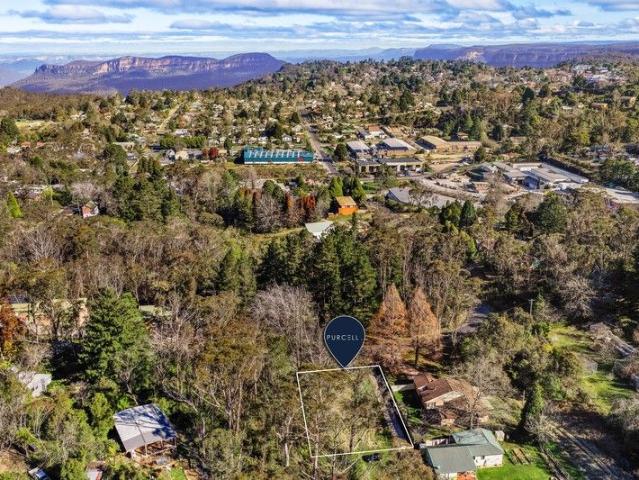 Rare Level Block with Ample Space in Prime Location