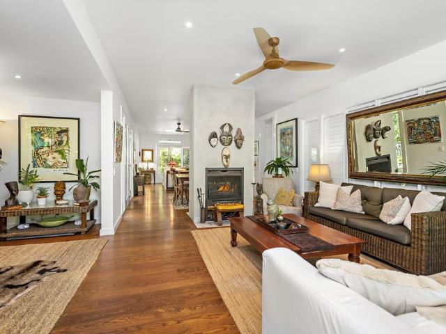 Rare lifestyle acreage offering peace, privacy & convenience