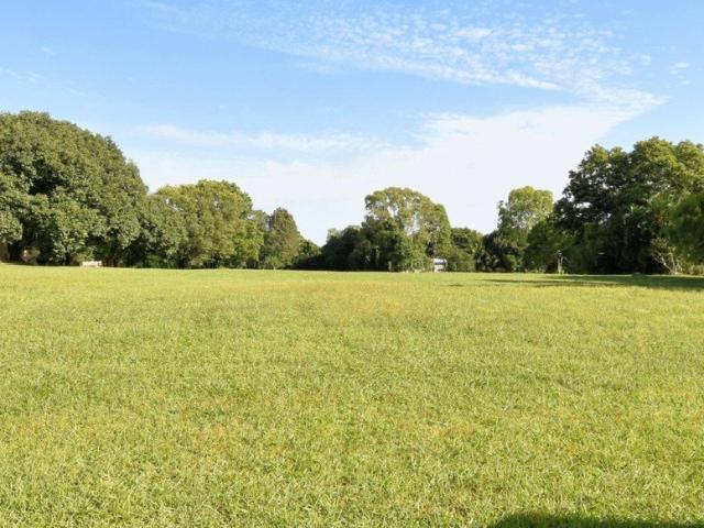 Rare Lifestyle Opportunity in Sought After Tully Heads