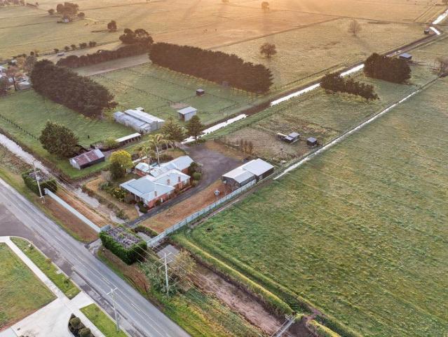Rare Lifestyle Opportunity Just Minutes from Sale