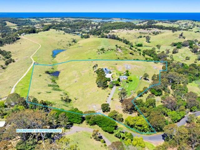 Rare Lifestyle Property 17 Acres, Historic Cottage & Impressive Machinery Shed