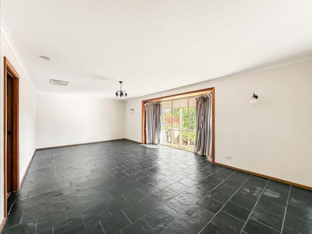 RARE LIFESTYLE PROPERTY ON APPROX. 3/4 ACRE