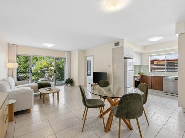 Rare Lock Up Storage | Move In Ready Apartment in Prime Chermside Location