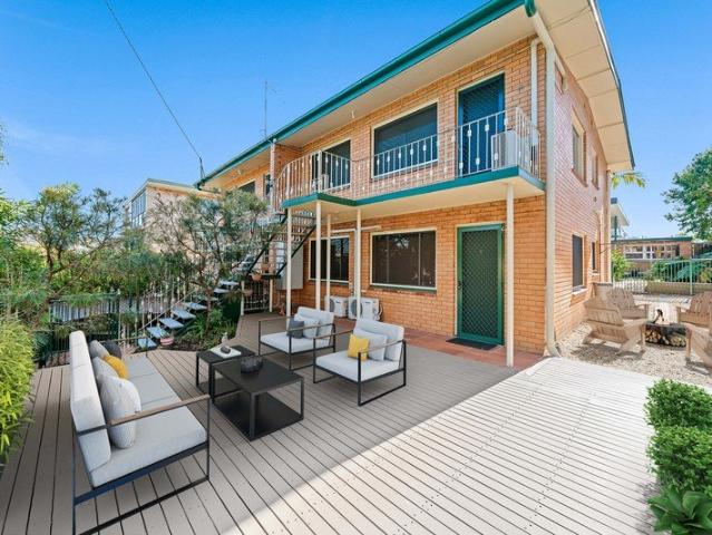 Rare Low Density Gem on the Clayfield Ascot Border