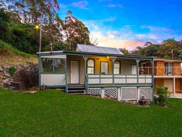 Rare Piece of History Heritage Listed Waterfront Reserve Cottage