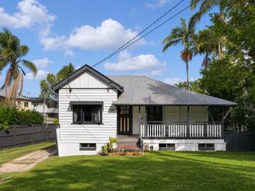 Rare Post War Home with Commanding 21.5m Frontage and Potential City Views