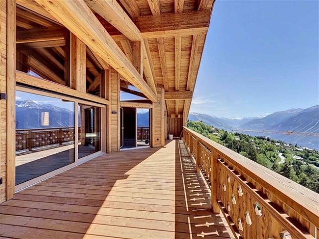 RARE – PRÄCHTIGES PENTHOUSE MIT PANORAMABLICK – NEU
