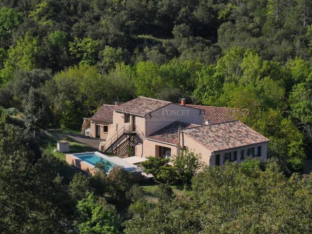 Rare ! Propriété 180 ha d’un seul tenant, au calme absolu, m. 416m² Limoux