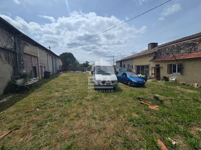Rare ! Propriété de 173 m2 avec 400 m2 de dépendances sur 7 000 m2 de terrain