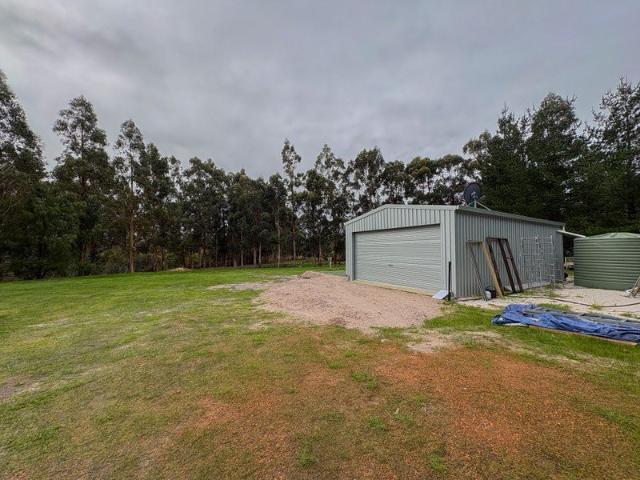 Rare Rural Retreat Spring Fed Dam, Shed & 5.39 Acres