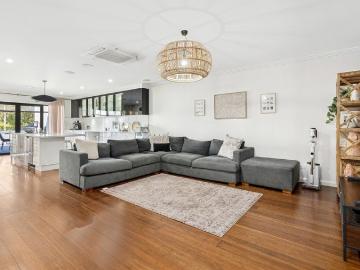 Rare Residential and Commercial Package in Premium Location