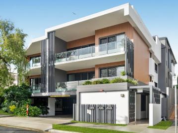Rare Riverside Lifestyle Opportunity in Brisbane's Most Connected Inner City Pocket